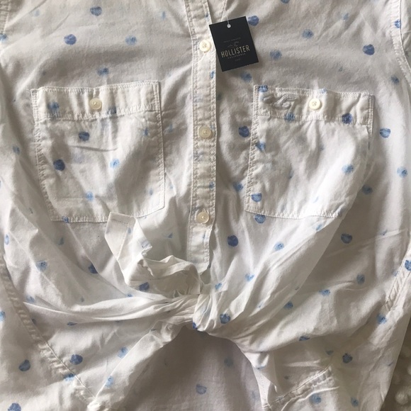 ❤️ Hollister Knot-Front Button-up ❤️ - Picture 4 of 5